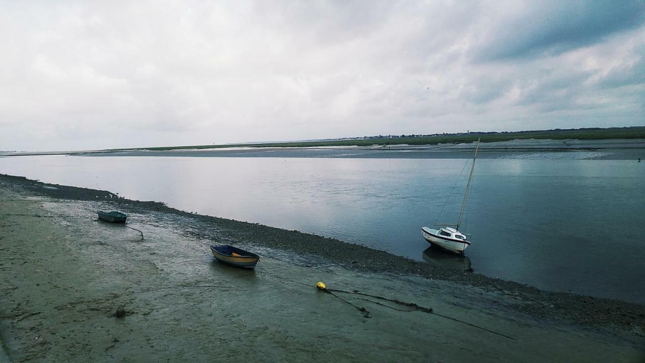 Odyssee Gite Sur Peniche แซ็งต์-วาเลรี-ซัวร์-ซอมม์ ภายนอก รูปภาพ